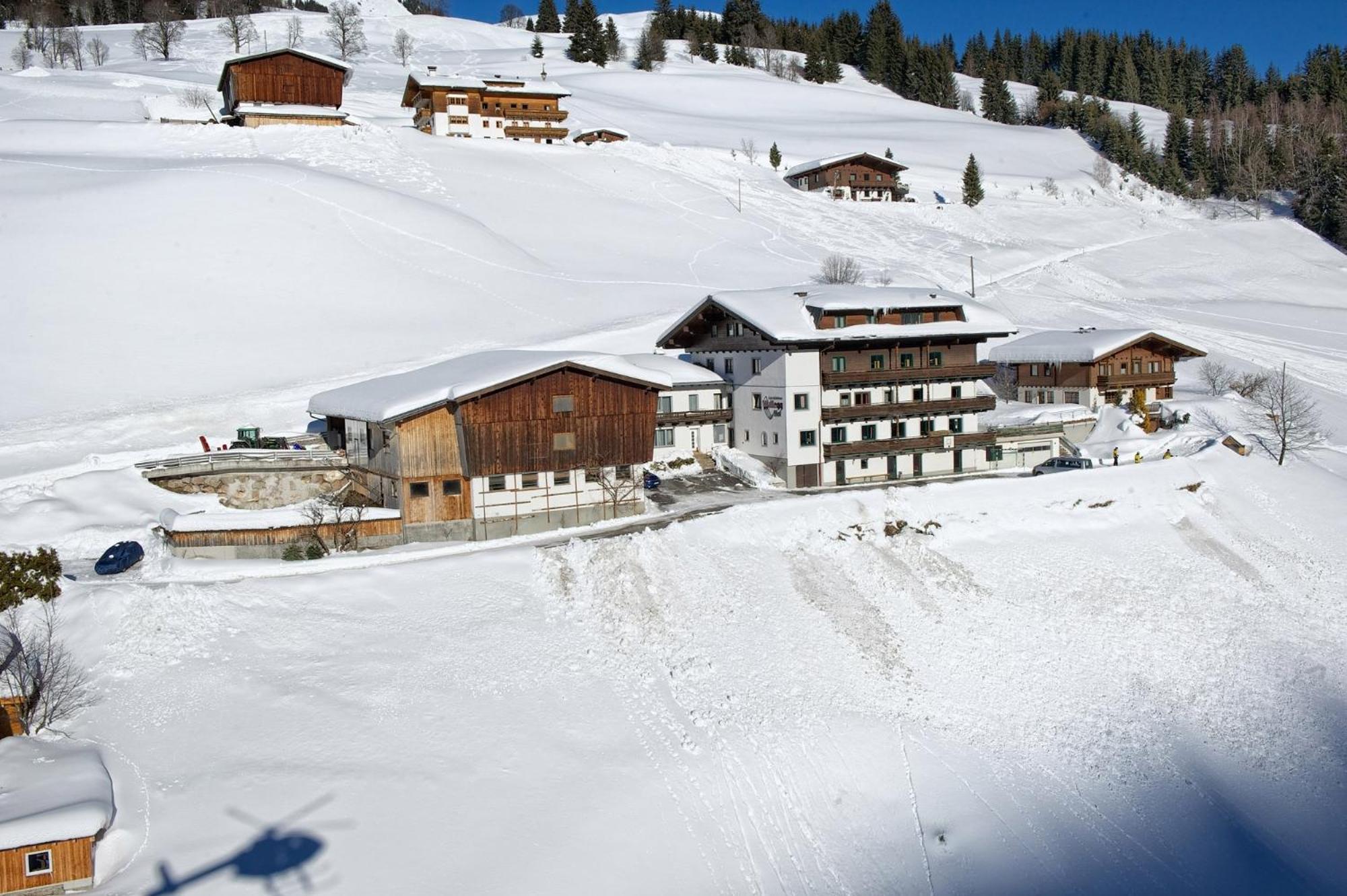 Ski In-Ski Out - Gaestehaeuser Saalbach-Hinterglemm - Wallegghof Christianhof Exterior foto